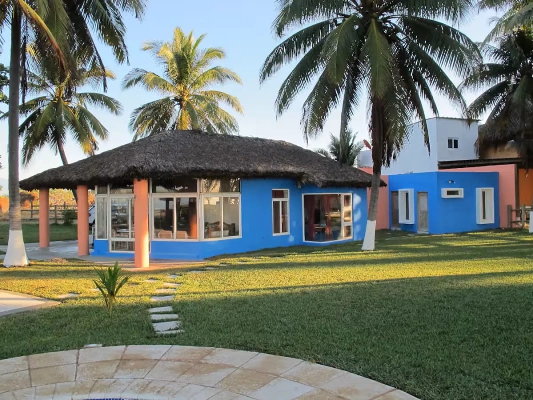 VENTA TERRENO DE 1.2O MANZANAS VILLA INCLUIDA EN MONTERRICO — Terreno en Venta en Taxisco, Santa Rosa — foto 1 de 15