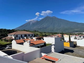 VENDO PRECIOSA CASA EN ANTIGUA GUATEMALA PARA RESIDENCIA, AIRBNB O BED&BREAKFAST — Casa en Venta en San Miguel Dueñas, Sacatepéquez — miniatura 1 de 17