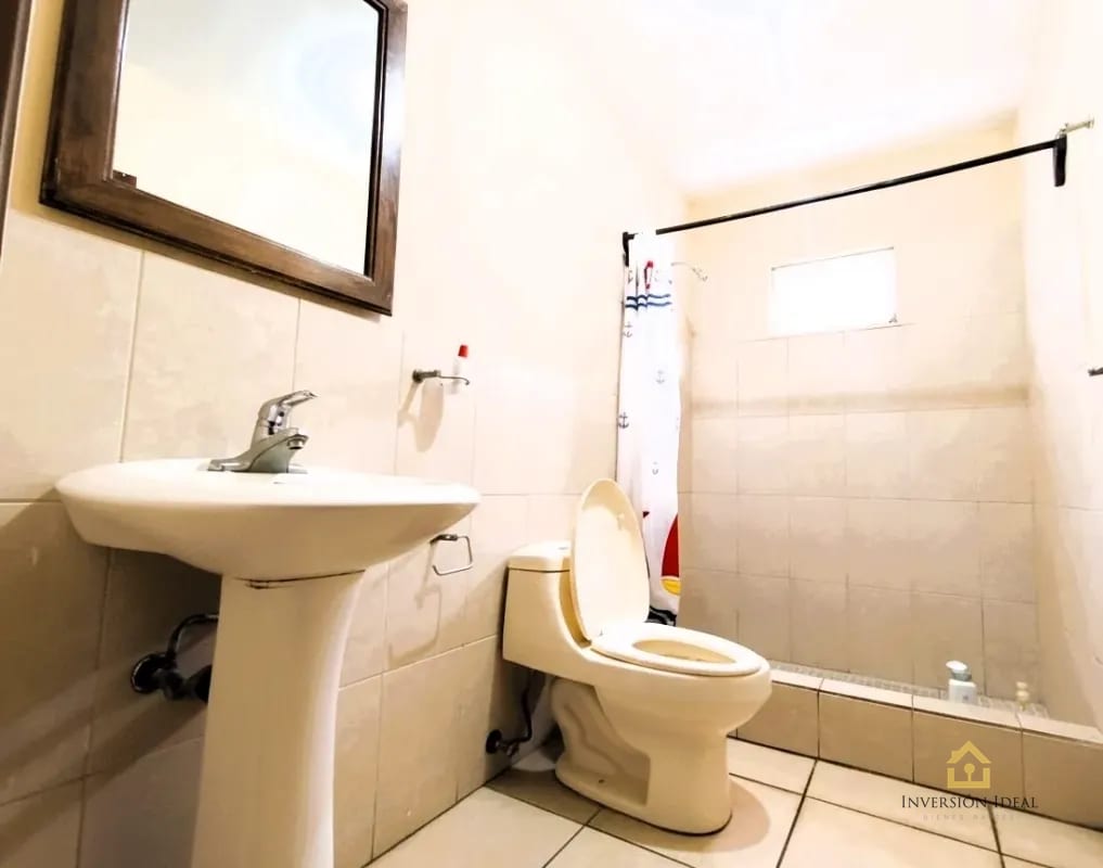 Vendo casa 4 habitaciones + cuarto de servicio en zona 16 — Casa en Venta en Hacienda Real, Zona 16, Guatemala, Ciudad — foto 11 de 11