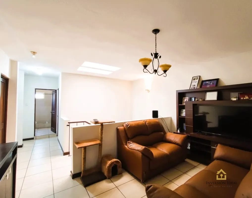 Vendo casa 4 habitaciones + cuarto de servicio en zona 16 — Casa en Venta en Hacienda Real, Zona 16, Guatemala, Ciudad — foto 3 de 11