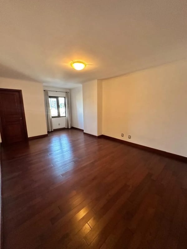 Apartamento amplio en renta – TADEUS, Zona 14, $2400 — Apartamento en Alquiler en Tadeus, Zona 14, Guatemala, Ciudad — foto 5 de 14