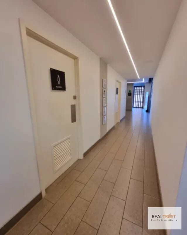 Rento oficina en Edificio Granat zona 4 — Oficina en Alquiler en Zona 4, Guatemala, Ciudad — foto 9 de 11
