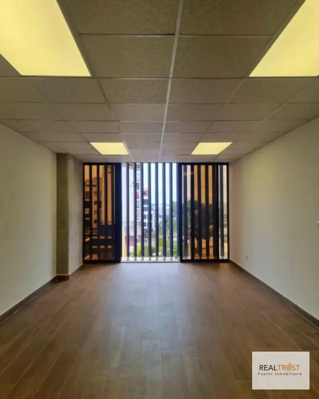 Rento oficina en Edificio Granat zona 4 — Oficina en Alquiler en Zona 4, Guatemala, Ciudad — foto 8 de 11