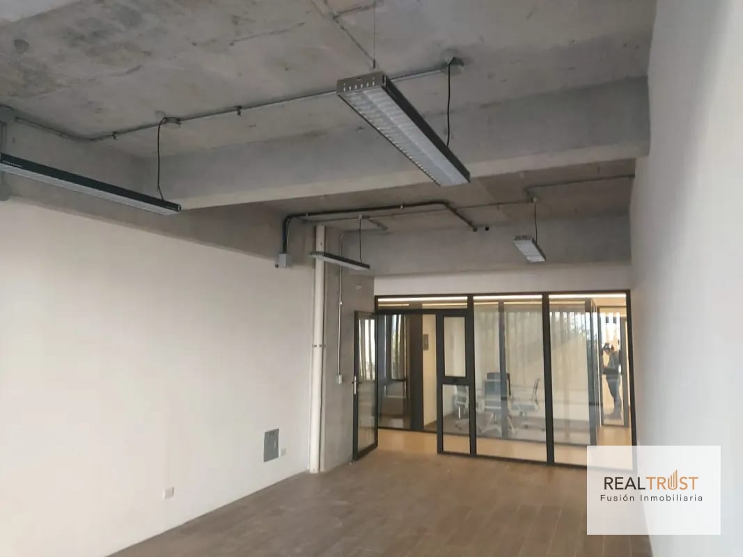 Rento oficina en Edificio Granat zona 4 — Oficina en Alquiler en Zona 4, Guatemala, Ciudad — foto 4 de 11