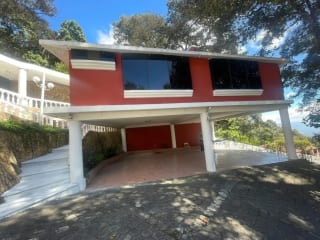 Hermosa casa dentro de garita — Casa en Venta en San Lucas Sacatepéquez, Sacatepéquez — miniatura 1 de 6