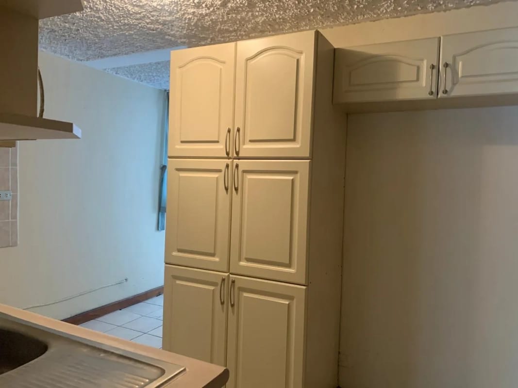 Apartamento en Casa Sta Mònica zona 10 — Apartamento en Alquiler en Zona 10, Guatemala, Ciudad — foto 8 de 14