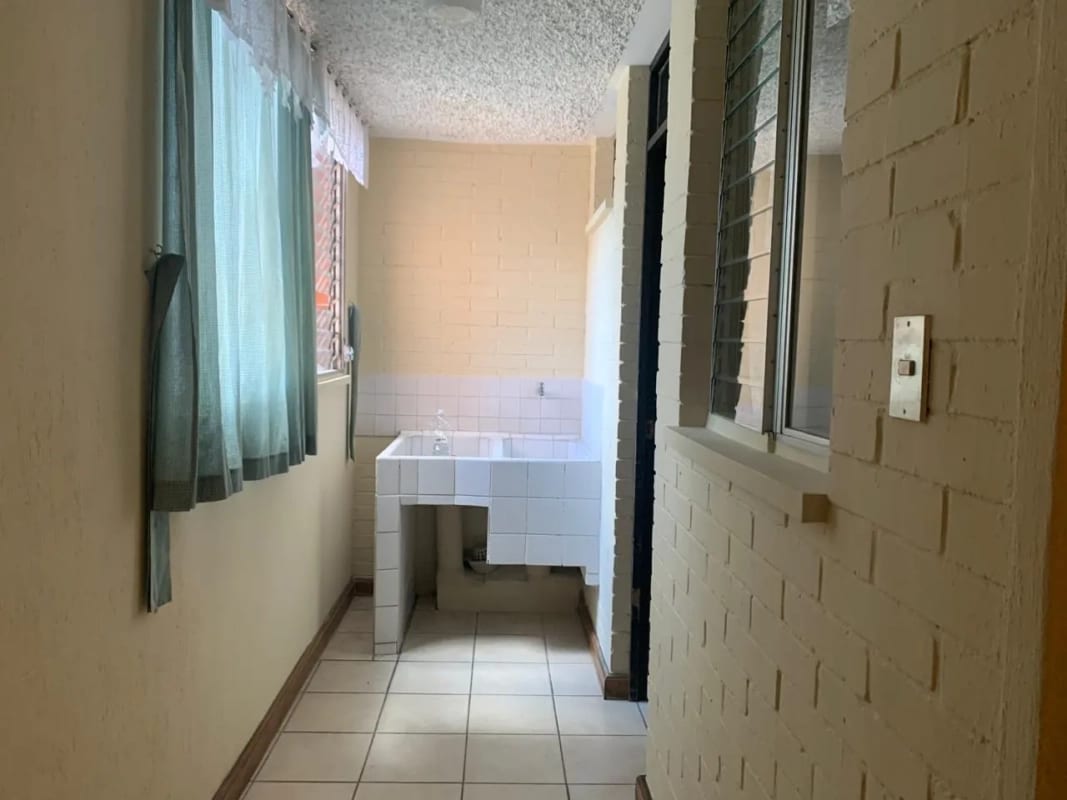 Apartamento en Casa Sta Mònica zona 10 — Apartamento en Alquiler en Zona 10, Guatemala, Ciudad — foto 2 de 14