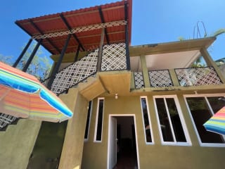 CASA AMUEBLADA EN VENTA MONTERRICO — Casa en Venta en Monterrico, Santa Rosa — miniatura 1 de 16