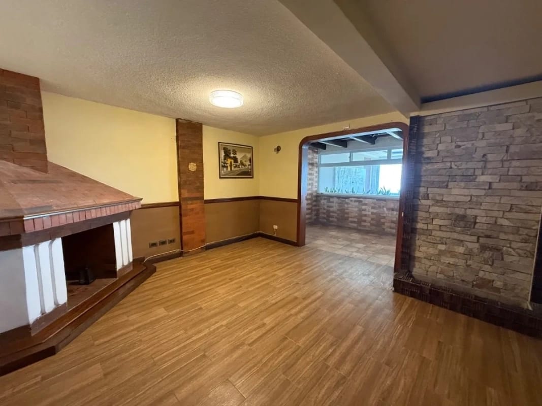 CASA EN VENTA CON ACABADOS EN MADERA Y VISTA ESECTÁCULAR RESIDENCIAL LOMAS DEL BOSQUE MIXCO — Casa en Venta en Zona 11 Mixco, Guatemala, Ciudad — foto 7 de 7