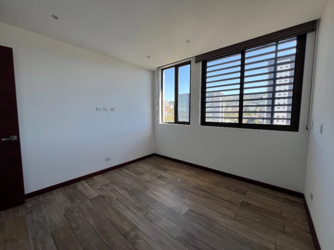 ZONA 15 VISTA HERMOSA 2, APARTAMENTO  RENTA 1 DORMITORIO 55MTS $750 +  IVA EDIFICIO CON TODAS LAS AMENIDADES (NO TIENE BALCÓN) IDEAL PARA INDEPENDIZARSE — Apartamento en Alquiler en Zona 15, Guatemala, Ciudad — foto 4 de 9
