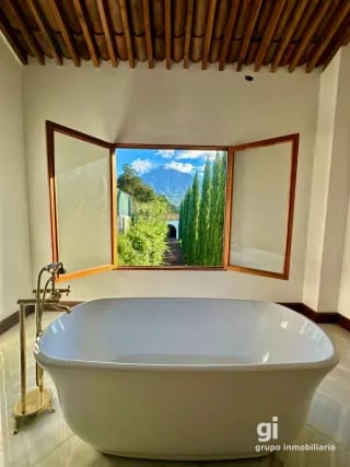 Espectacular casa en venta en Antigua Guatemala — Casa en Venta en Antigua, Sacatepéquez — miniatura 5 de 13