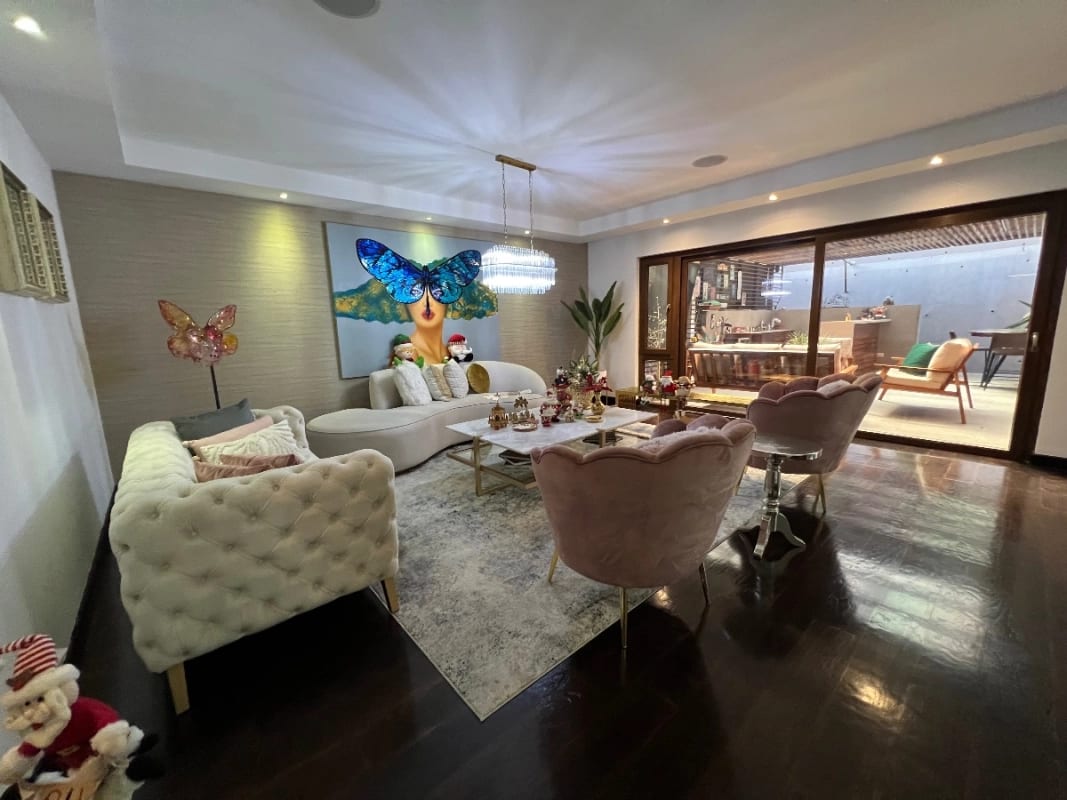 CASA VENTA ZONA 10, CONDOMINIO EXCLUSIVO, 440 MTS2~4 DORMITORIO 3.5 BAÑOS~4 PARQUEOS $1,150,000 DOLARES — Casa en Venta en Zona 10, Guatemala, Ciudad — foto 2 de 11