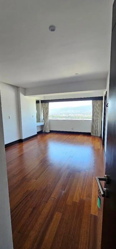 Venta Penthouse de 3 niveles en zona 14 — Apartamento en Venta en Zona 14, Guatemala, Ciudad — foto 6 de 14