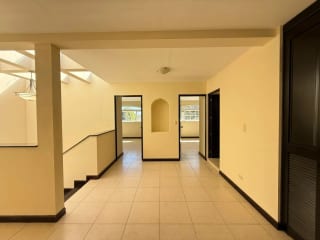 Vendo linda casa en Carretera a El Salvador Kms. 19.5 — Casa en Venta en Carretera a El Salvador, Guatemala, Ciudad — miniatura 3 de 15