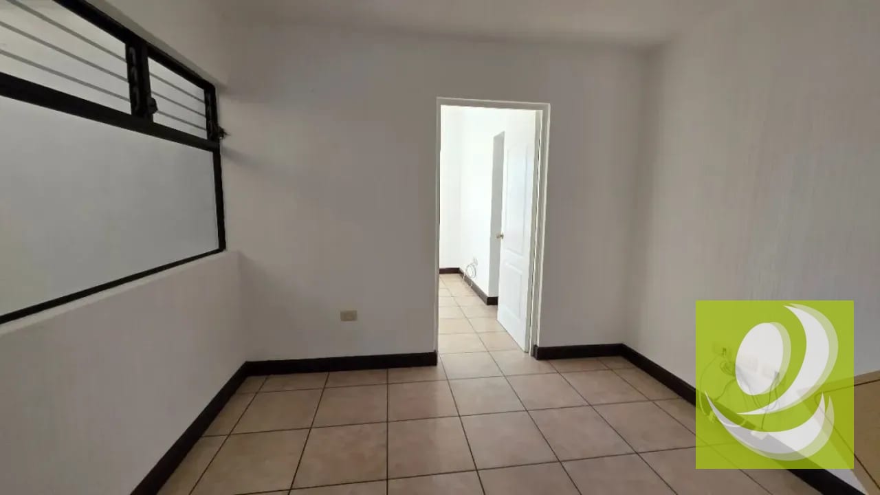 CASA RESIDENCIAL EN VENTA EN Z3 JARDINES DE LAS DALIAS — Casa en Venta en Zona 3 Mixco, Guatemala, Ciudad — foto 8 de 12