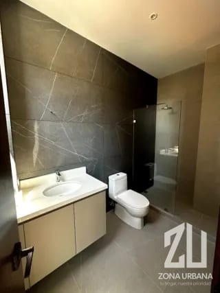 Apartamento amplio y bien iluminado con balcón en Edificio Tero 14 — Apartamento en Alquiler en Zona 14, Guatemala, Ciudad — miniatura 7 de 10