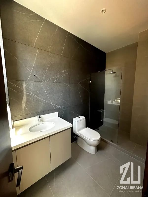 Apartamento amplio y bien iluminado con balcón en Edificio Tero 14 — Apartamento en Alquiler en Zona 14, Guatemala, Ciudad — foto 7 de 10