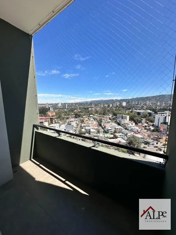 PENTHOUSE CON TERRAZA ZONA 10 — Apartamento en Alquiler en Verona, Zona 10, Guatemala, Ciudad — foto 13 de 15