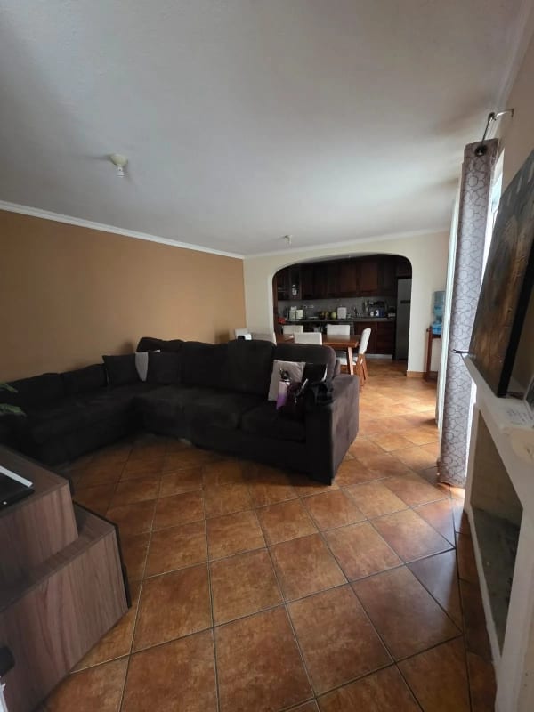 Casa en Venta Jardines de Arrazola KM 19.5 Fraijanes — Casa en Venta en Jardines de Arrazola, Carretera a El Salvador, Guatemala, Ciudad — foto 2 de 10
