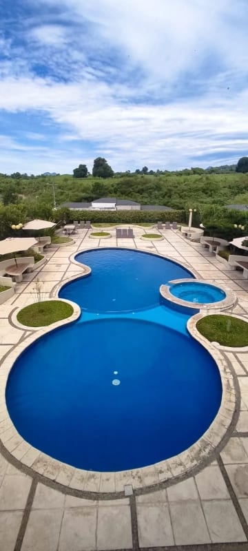 Casa en Venta Jardines de Arrazola KM 19.5 Fraijanes — Casa en Venta en Jardines de Arrazola, Carretera a El Salvador, Guatemala, Ciudad — foto 4 de 10