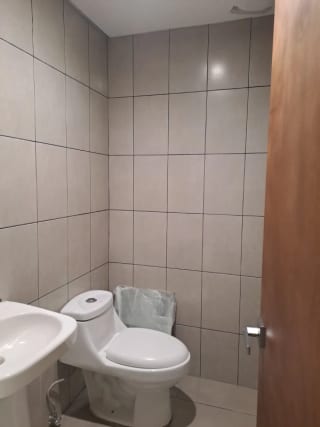 Se renta oficina en zona 10 de 67.80 — Oficina en Alquiler en Zona 10, Guatemala, Ciudad — miniatura 2 de 7