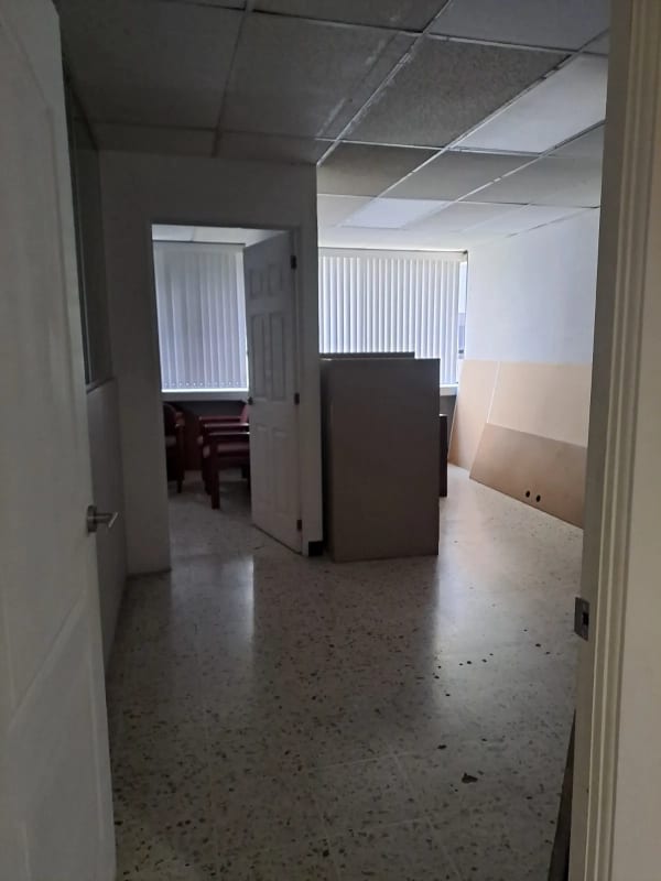 Se renta oficina en zona 10 de 67.80 metros — Oficina en Alquiler en Zona 10, Guatemala, Ciudad — foto 1 de 3
