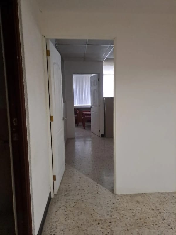 Se renta oficina en zona 10 de 67.80 metros — Oficina en Alquiler en Zona 10, Guatemala, Ciudad — foto 3 de 3