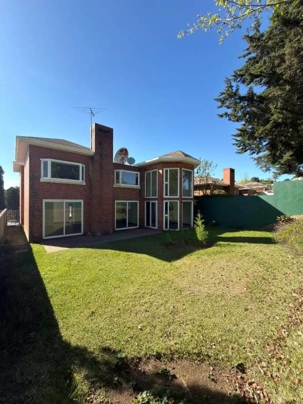 VENTA CASA EN COLINAS DE CASTEL KM 20.5 FRAIJANES — Casa en Venta en Colinas de Castel, Carretera a El Salvador, Guatemala, Ciudad — foto 7 de 12