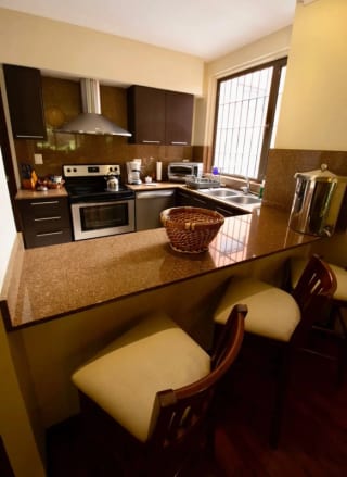 Lujoso apartamento amueblado en renta – Zona 14 | 5ta Avenida — Apartamento en Alquiler en Zona 14, Guatemala, Ciudad — miniatura 10 de 15