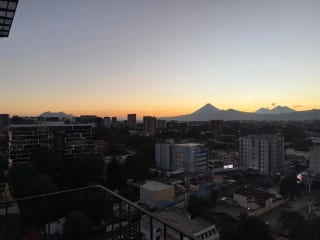 Apartamento en RENTA– Zona 10 (Salida UFM) — Apartamento en Alquiler en Zona 10, Guatemala, Ciudad — miniatura 9 de 10