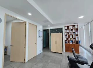 Oficina en venta, Ideal para Inversionista, Edificio Zenit, zona 10 — Oficina en Venta en Zenit, Zona 10, Guatemala, Ciudad — miniatura 4 de 7