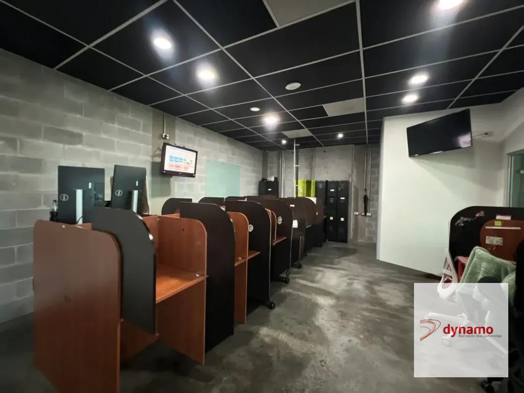 Amplia Oficina Corporativa en Venta, Zona 15, VHII — Oficina en Venta en Zona 15, Guatemala, Ciudad — foto 5 de 6