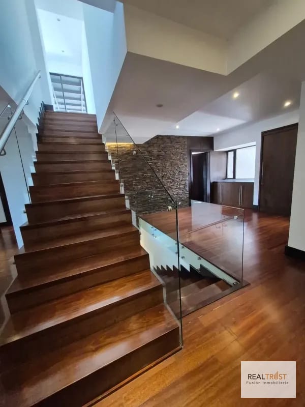 EN VENTA ESPECTACULAR PENTHOUSE — Apartamento en Venta en Zona 14, Guatemala, Ciudad — foto 14 de 16