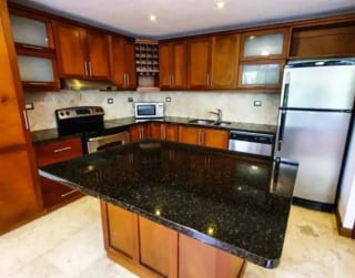 Apartamento semi amueblado con jardín en Vista Hermosa I, Zona 15 — Apartamento en Alquiler en Zona 15, Guatemala, Ciudad — miniatura 4 de 5