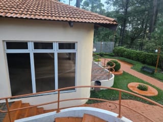 Casa amplia en zona 16 bulevar Acatán — Casa en Venta en Zona 16, Guatemala, Ciudad — miniatura 1 de 10