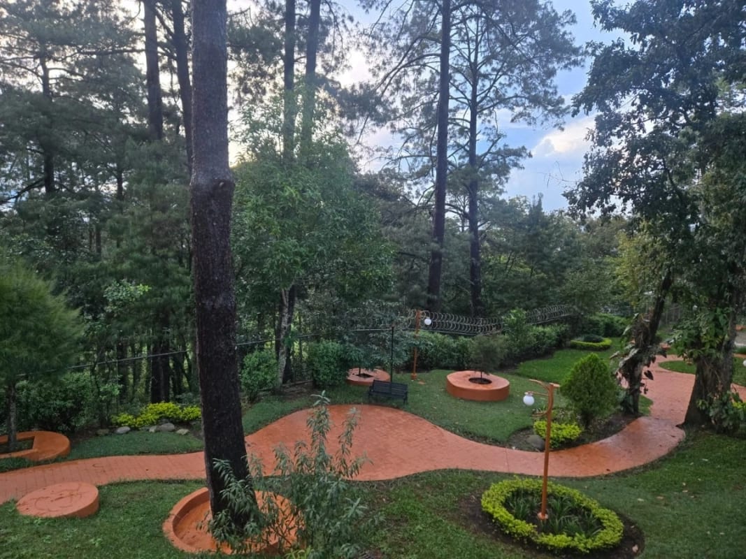 Casa amplia en zona 16 bulevar Acatán — Casa en Venta en Zona 16, Guatemala, Ciudad — foto 7 de 10