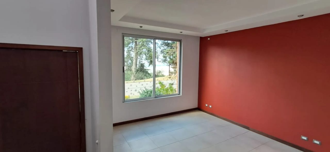 Alquiler Casa, La Loma de Los Pinos, Zona 16, Boulevard Acatàn — Casa en Alquiler en Zona 16, Guatemala, Ciudad — foto 11 de 12