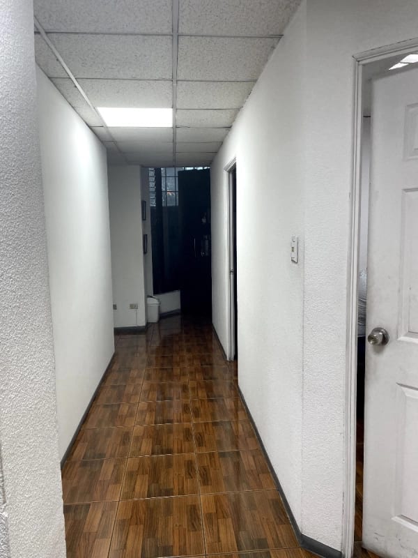 VENDO OFICINA EN ZONA 9 TORRE CANNET — Oficina en Venta en Zona 9, Guatemala, Ciudad — foto 5 de 16