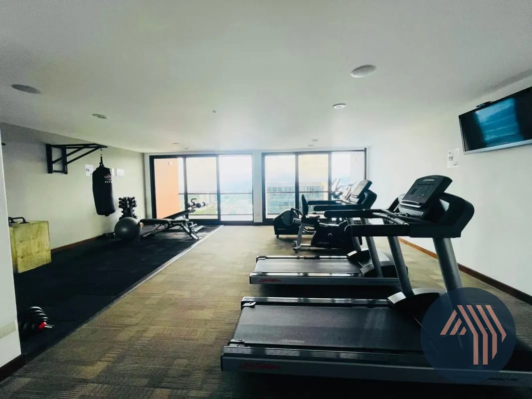 VENTA DE AMPLIO APARTAMENTO DE 2 NIVELES - VEINTI4, ZONA 10 — Apartamento en Alquiler en Veinti4, Zona 10, Guatemala, Ciudad — foto 12 de 16