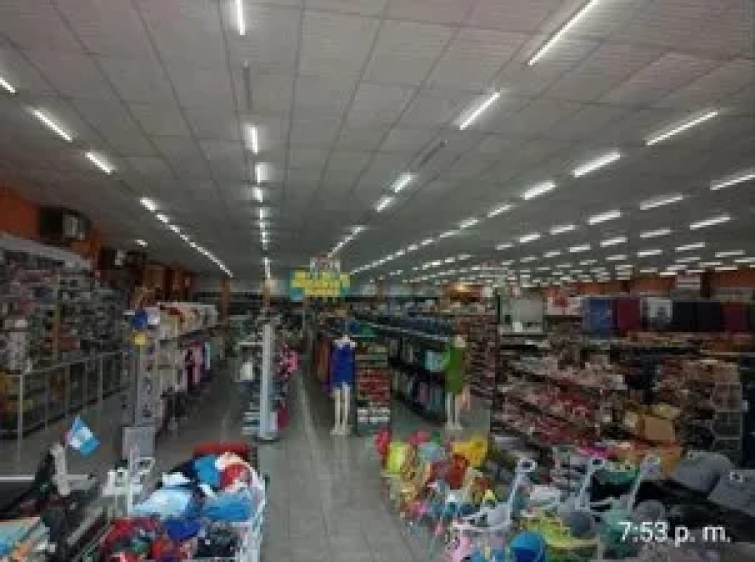 *PUERTO BARRIOS, VENDO PROPIEDAD COMERCIAL QUE INCLUYE BODEGAS, LOCALES Y OFICINAS* (+1) — Bodega / Ofibodega en Venta en Puerto Barrios, Izabal — foto 6 de 8