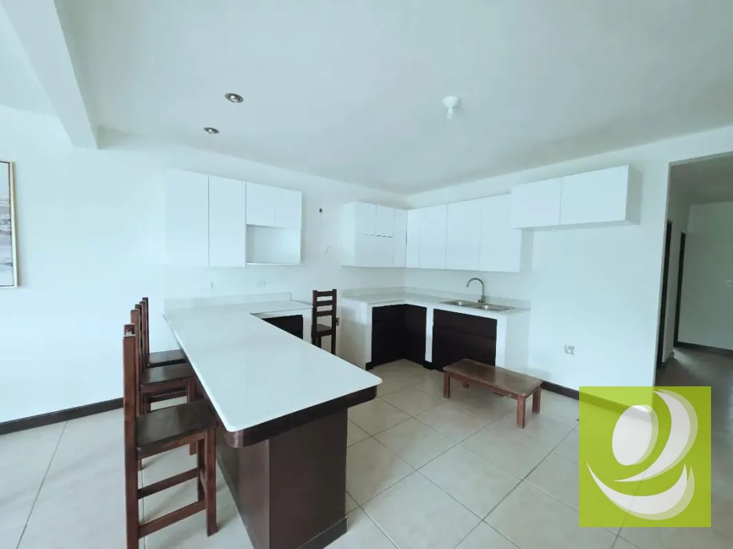 VENDO CASA NUEVA CERCA DE ZONA 16 CERCA CRISTO REY — Casa en Venta en Zona 16, Guatemala, Ciudad — foto 6 de 10