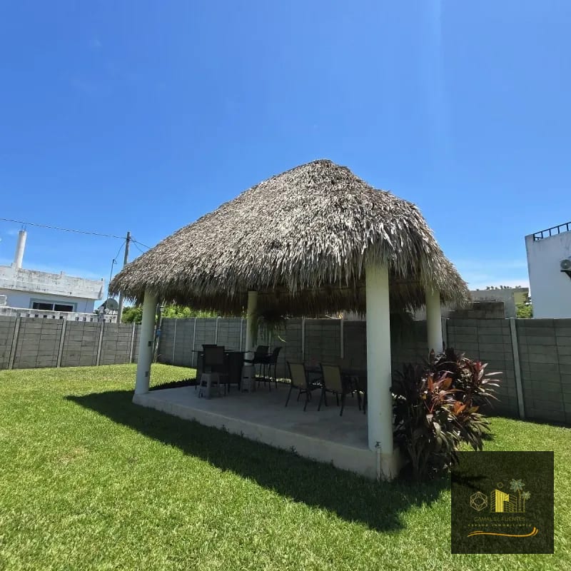 CASA DE PLAYA EN VENTA EN MONTERRICO — Casa vacacional en Venta en Monterrico, Santa Rosa — foto 2 de 17