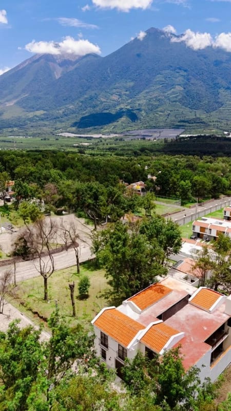 Residencia Exclusiva en Condominio Antigua Gardens — Casa en Venta en Antigua Gardens, Alotenango, Sacatepéquez — foto 2 de 16