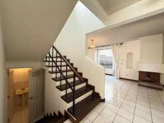 Casa en Venta — Casa en Venta en Vistas de Kanajuyú, Zona 16, Guatemala, Ciudad — miniatura 1 de 10
