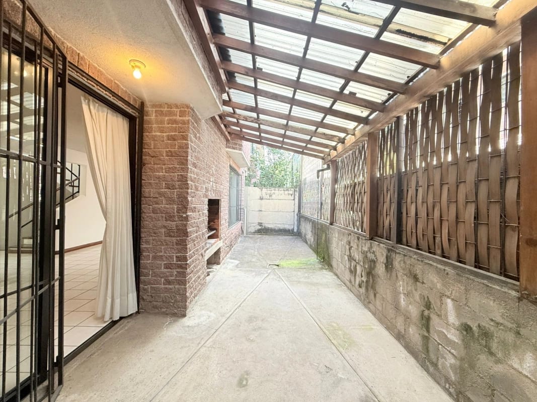 Casa en Venta — Casa en Venta en Vistas de Kanajuyú, Zona 16, Guatemala, Ciudad — foto 9 de 10