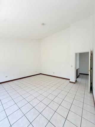 Casa en Venta — Casa en Venta en Vistas de Kanajuyú, Zona 16, Guatemala, Ciudad — miniatura 2 de 10