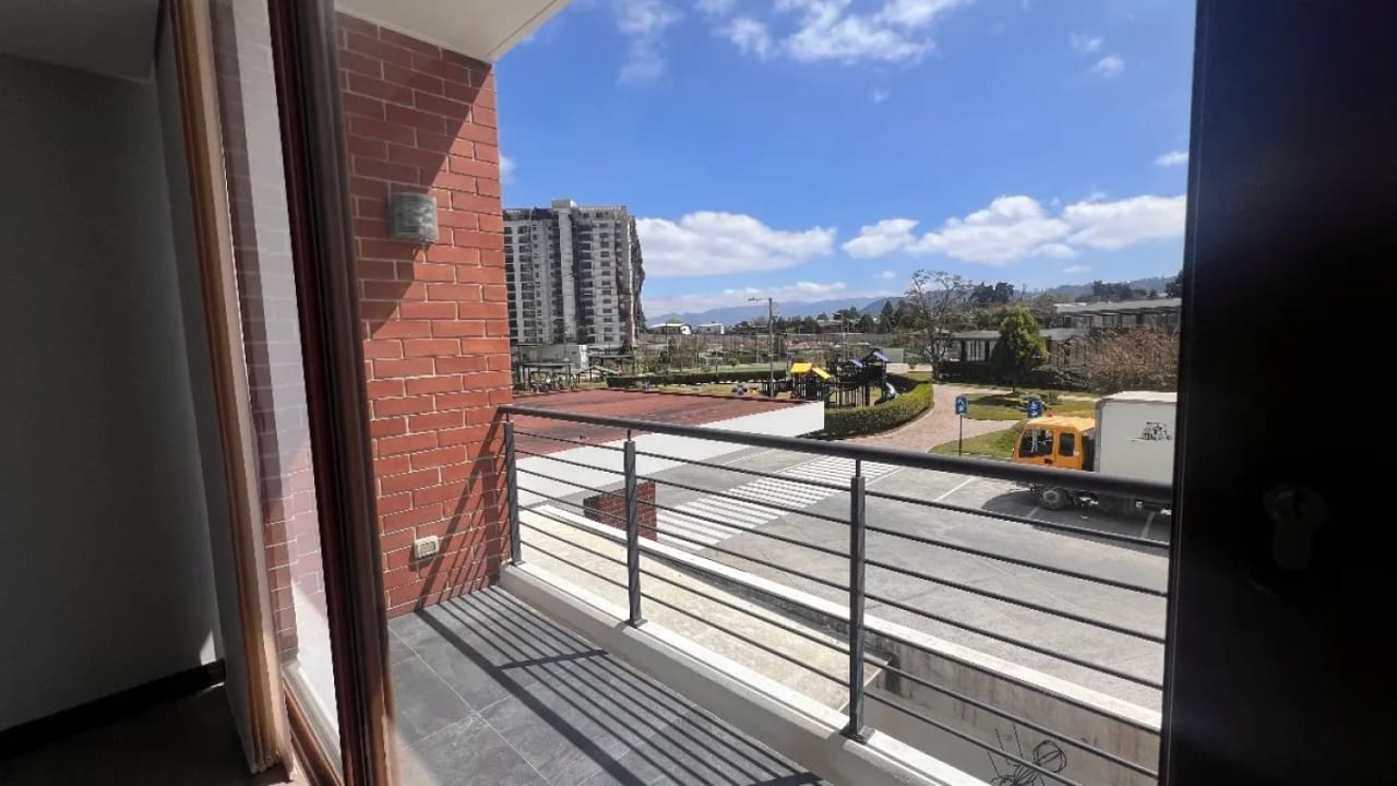 Alquiler de Apartamento en Edificio 20/21, Zona 16 — Apartamento en Alquiler en San Isidro 20/21, Zona 16, Guatemala, Ciudad — foto 9 de 12