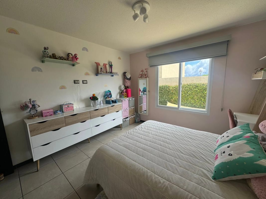 Casa en Venta en Cumbres de la Arboleda CAES — Casa en Venta en Cumbres de La Arboleda, Carretera a El Salvador, Guatemala, Ciudad — foto 3 de 13