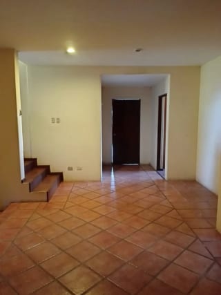 Casa en venta con amplio terreno - Km. 20.5 Carretera a San José Pinula — Casa en Venta en San José Pinula, Carretera a El Salvador, Guatemala, Ciudad — miniatura 4 de 17