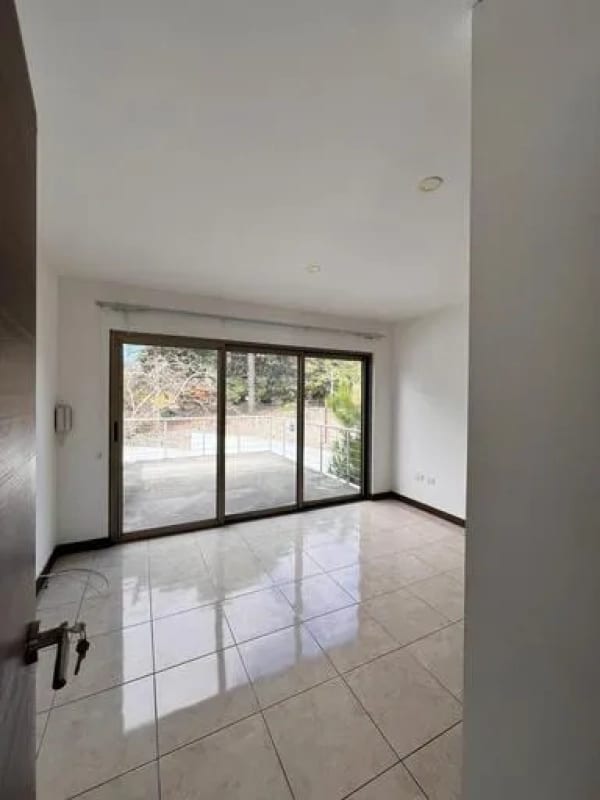 Casa en Kanajuyú, Zona 16 — Casa en Alquiler en Zona 16, Guatemala, Ciudad — foto 4 de 6